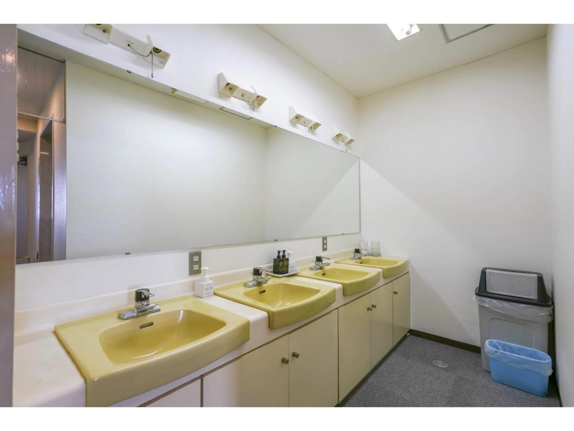 Male Only Capsule Inn Hamamatsucho - Vacation Stay 68799V Tokyo Eksteriør bilde