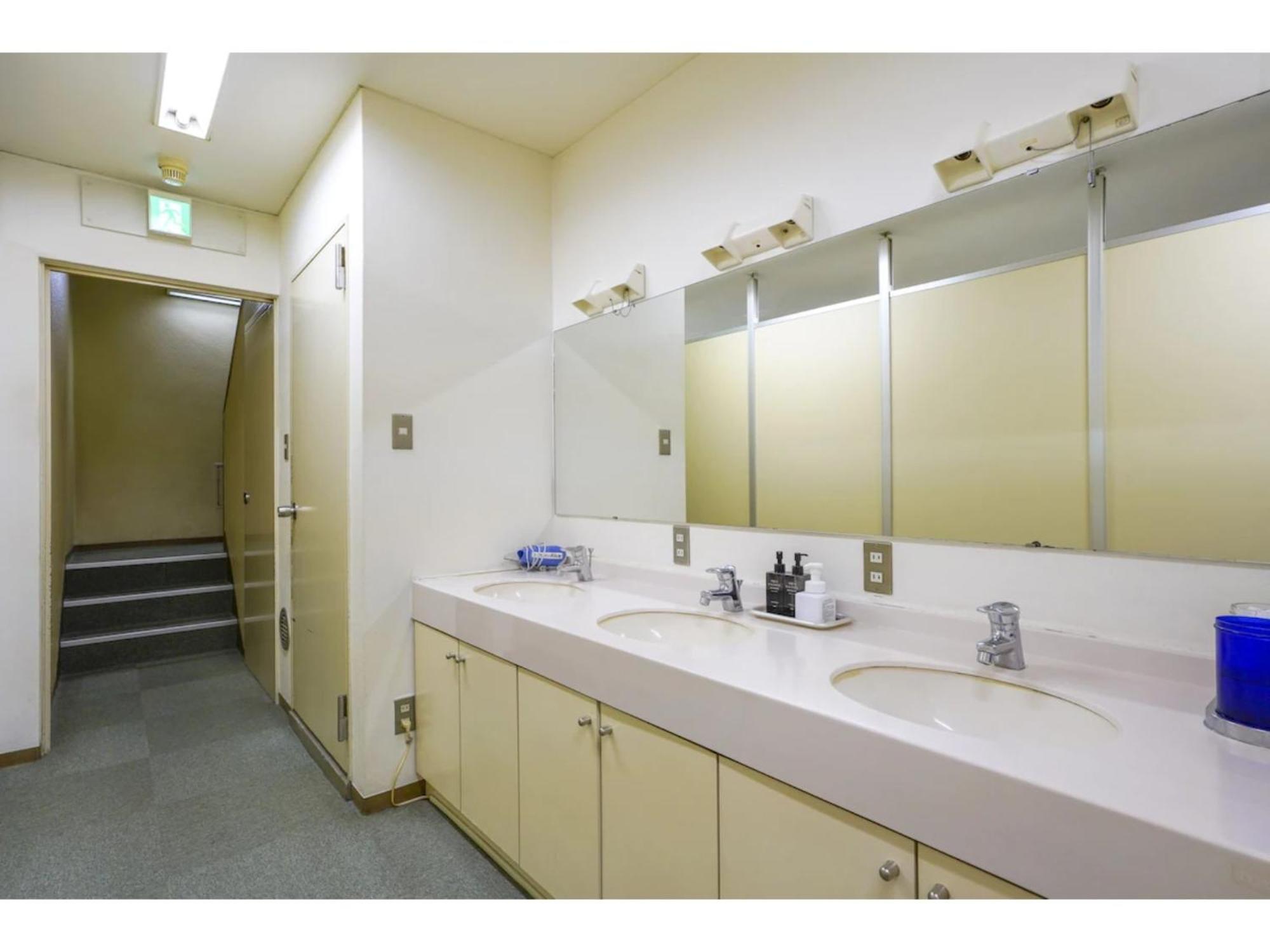 Male Only Capsule Inn Hamamatsucho - Vacation Stay 68799V Tokyo Eksteriør bilde